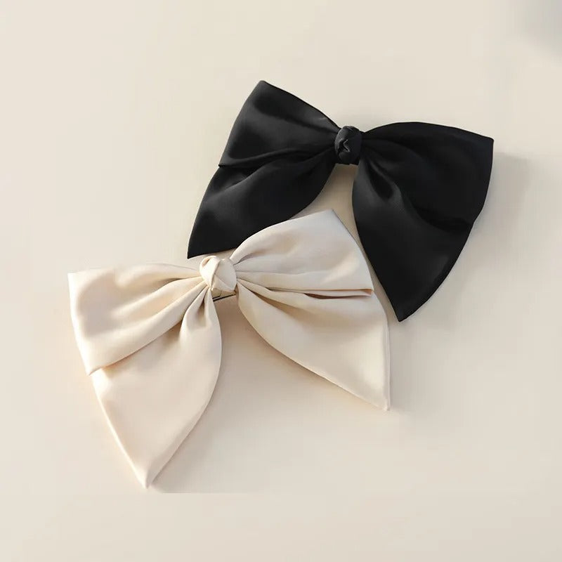 Black and white bow barrette